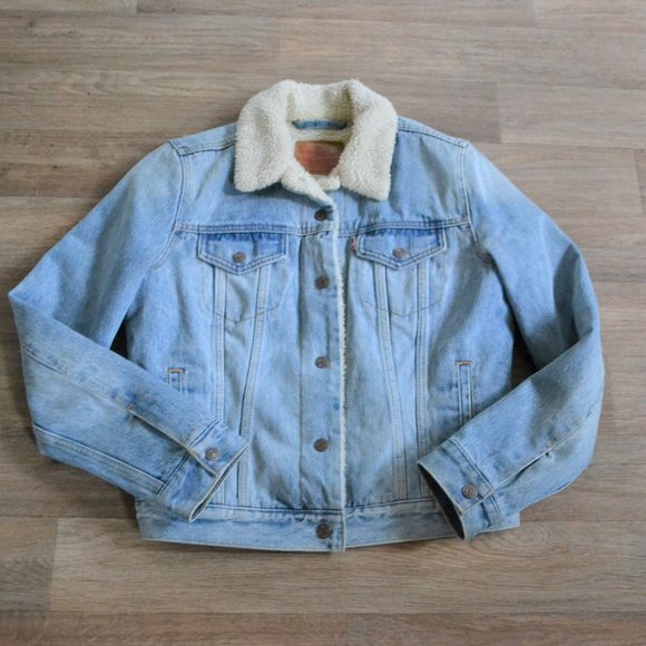 Levi's Women's Original Sherpa Trucker Light Wash Denim Jacket Size Small - Picture 2 of 7